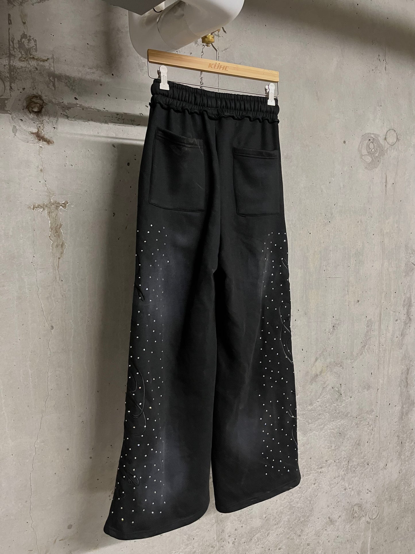 Onyx “Cursive” Sweatpant